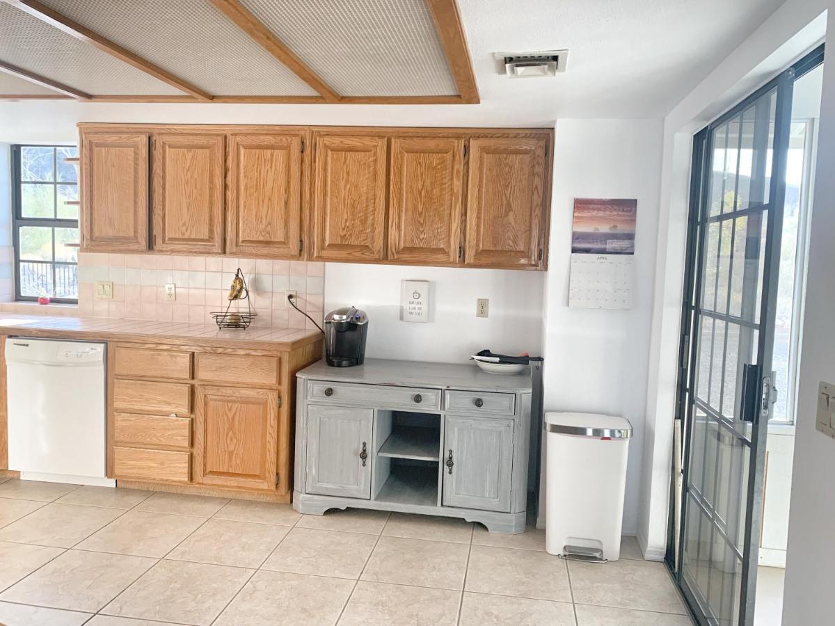 Desert Getaway - Centrally Located, Trail Access Steps Away! Lake Havasu City Extérieur photo