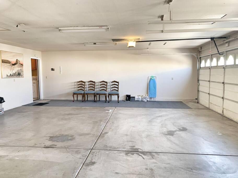 Desert Getaway - Centrally Located, Trail Access Steps Away! Lake Havasu City Extérieur photo