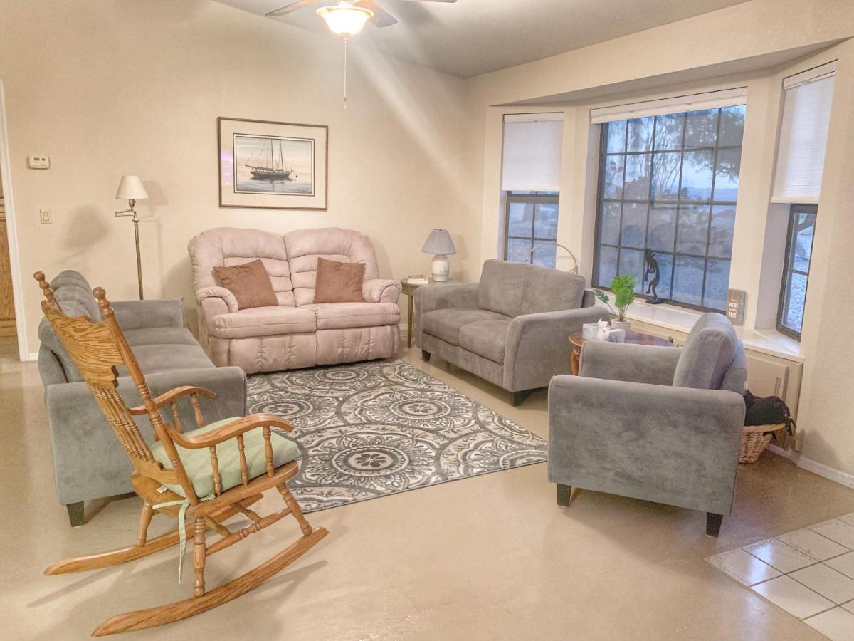 Desert Getaway - Centrally Located, Trail Access Steps Away! Lake Havasu City Extérieur photo